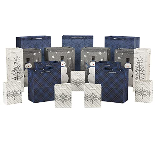 Assorted Christmas Gift Bags 18 Count Z5182