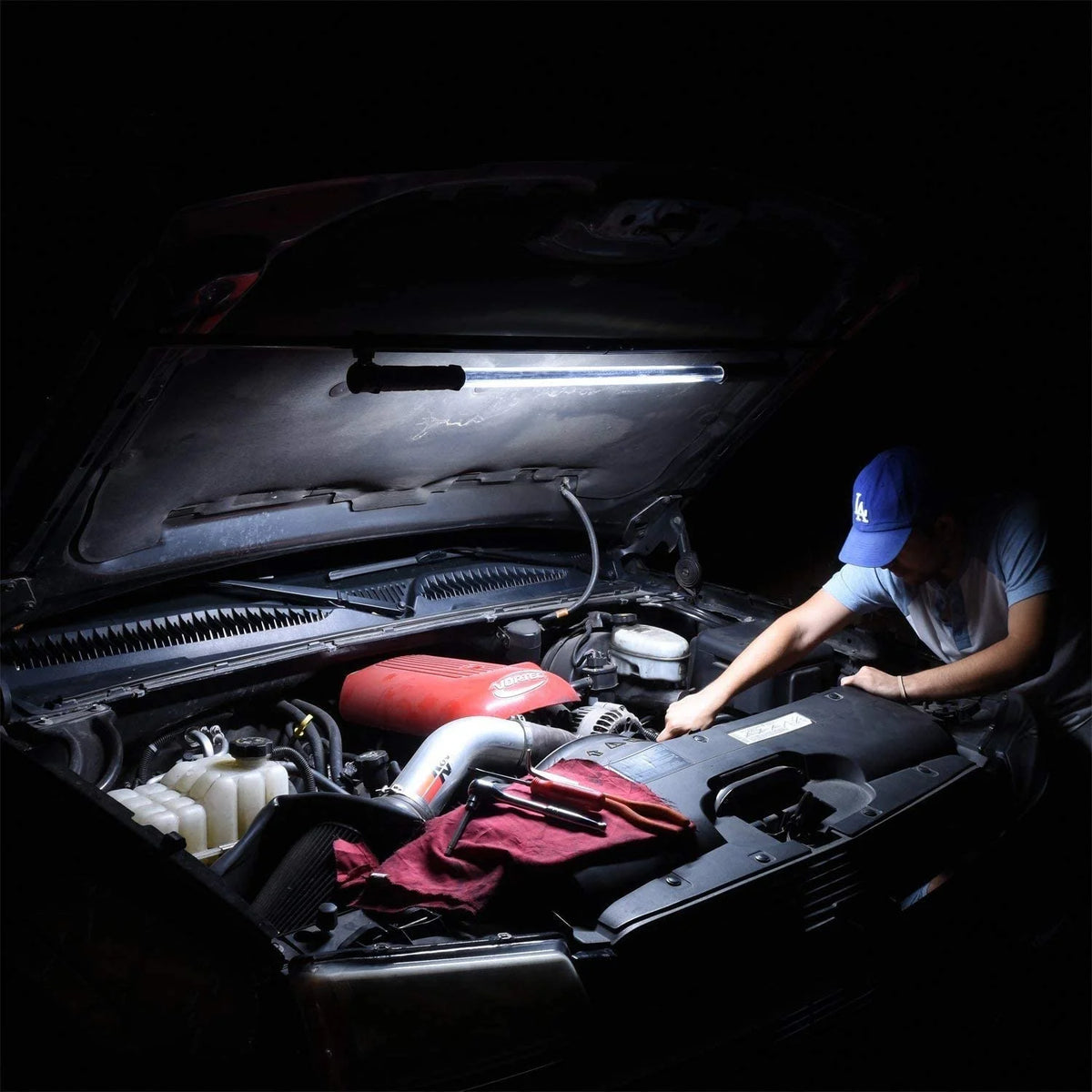 Rechargeable Cordless Work Light with 1,200 Lumens M7755