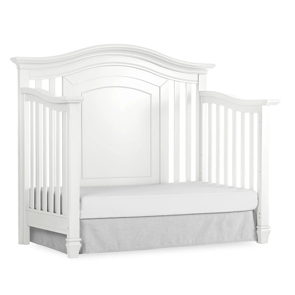 White 5-in-1 Convertible Crib D8233