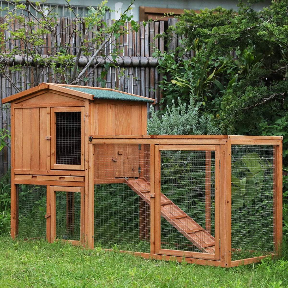 Large Wooden Outdoor Chicken Coop with Removable Tray & Ramp J3551
