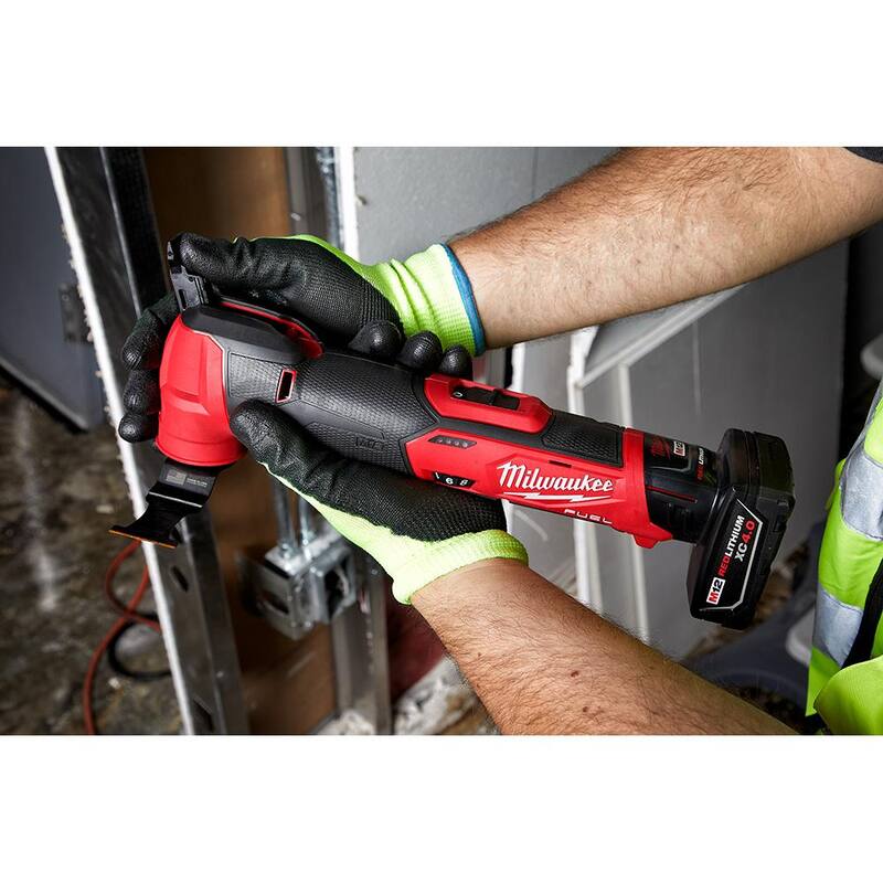 Oscillating Multi Tool Kit with Battery, Charger, Bag and Carbide Blades T112686