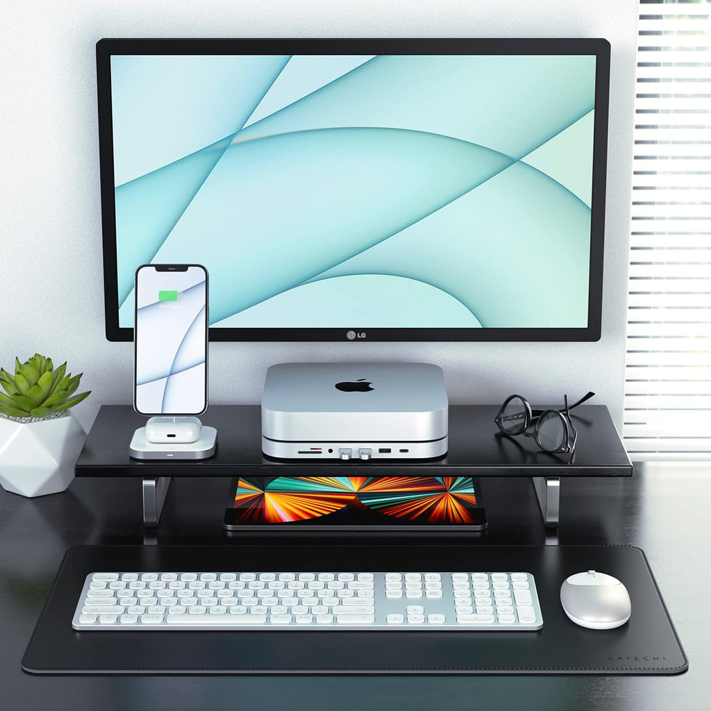 Silver USB-C Stand & Hub with SSD Enclosure K13924