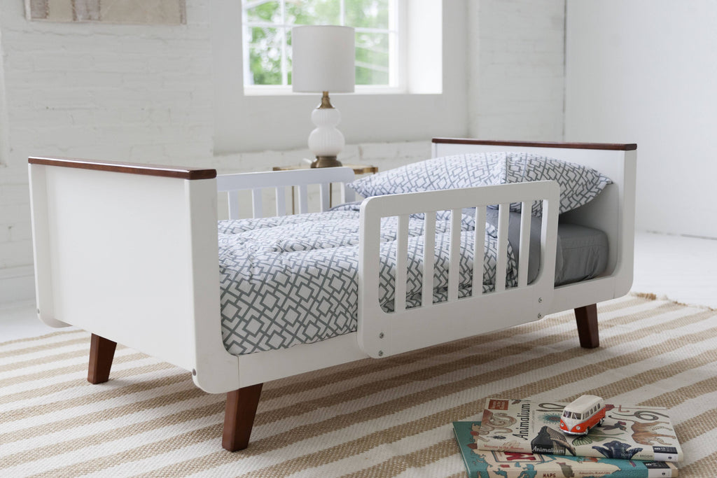 Espresso Toddler Bed with White I3662