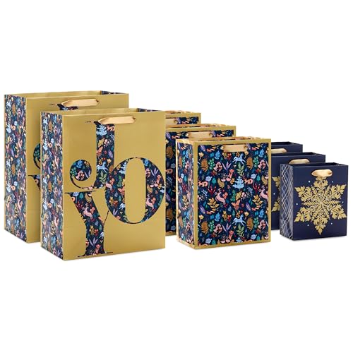 Assorted Christmas Gift Bags 18 Count Z5182