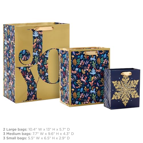 Assorted Christmas Gift Bags 18 Count Z5182